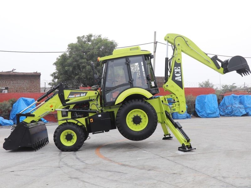 Backhoe vs. Excavator: Which is Best for Your Project? - compact excavator at a construction site