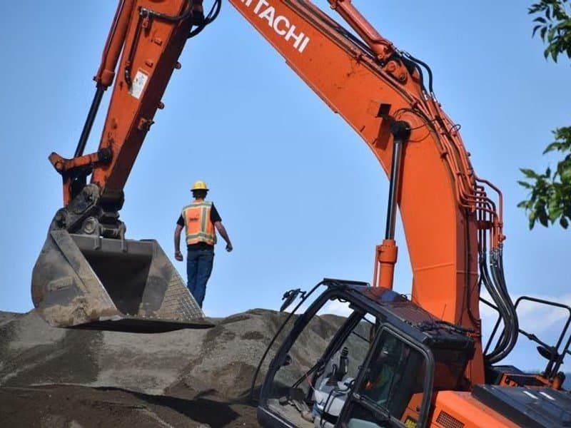 How Many Feet Per Hour Can A Mini Excavator Dig