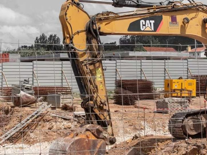 What Fuel And Maintenance Requirements Do Mini Excavators Have