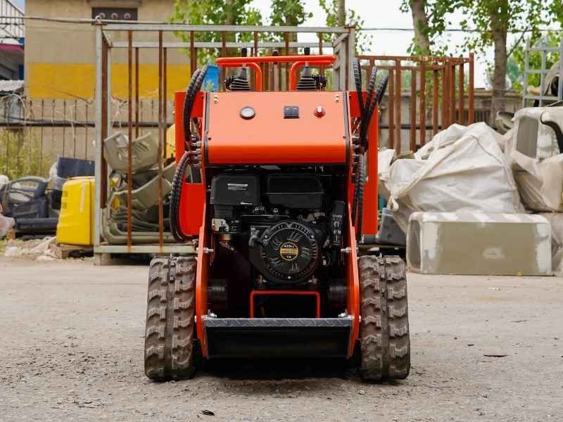 QS-380T mini skid steer loader engine compartment