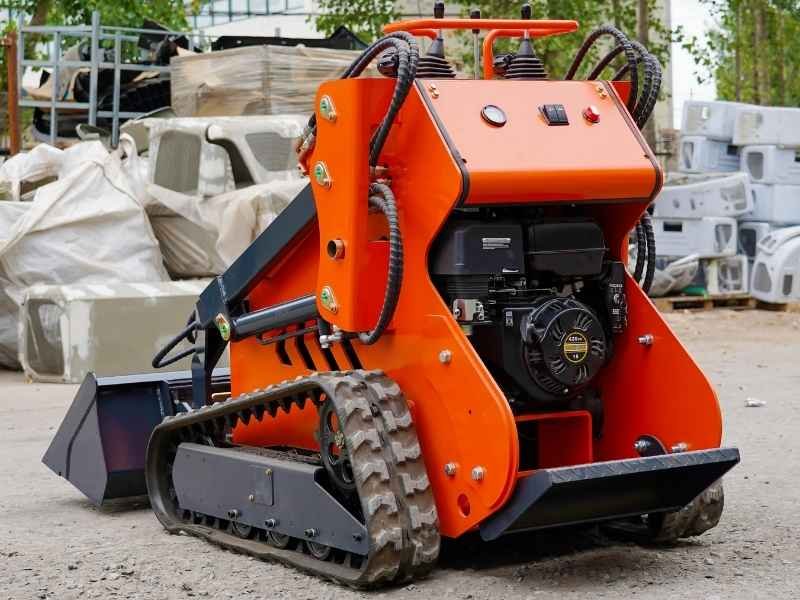 QS-380T mini skid steer loader front 45 degree view