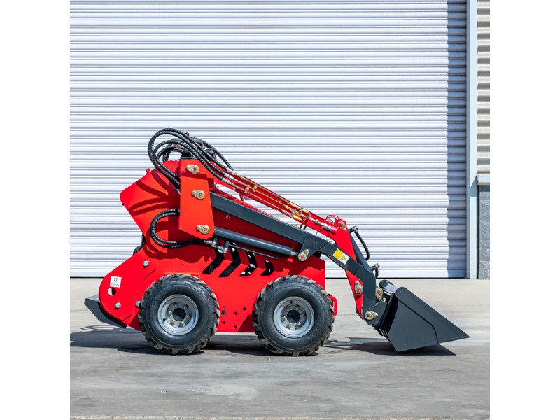 QS-390 wheeled mini skid steer loader side view