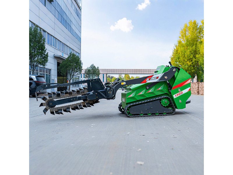 QS-X1300T tracked mini skid steer loader front bucket